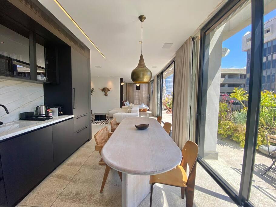 Luxury Penthouse With Roof-top Pool - By Beach Tlv Tel Aviv